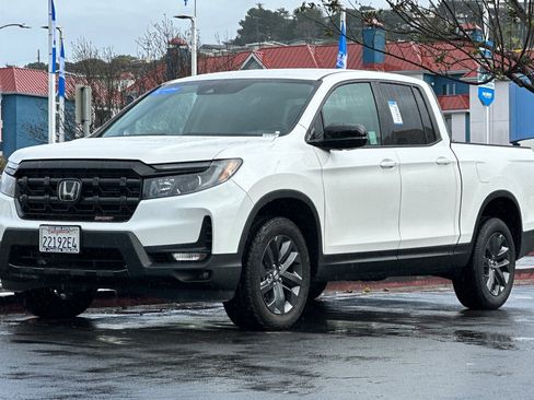 Used 2025 Honda Ridgeline Sport image 7