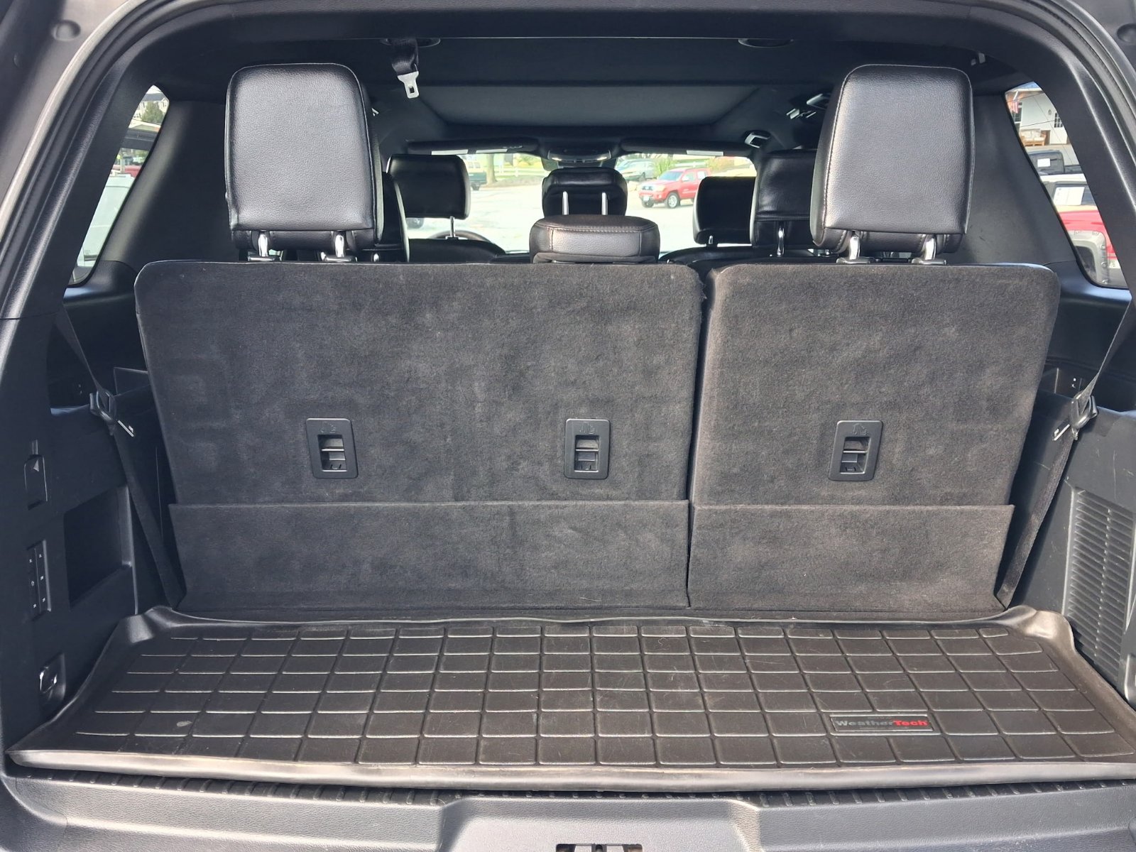 Used 2020 Ford Expedition XLT w/ Equipment Group 202A AWD/4WD image 21