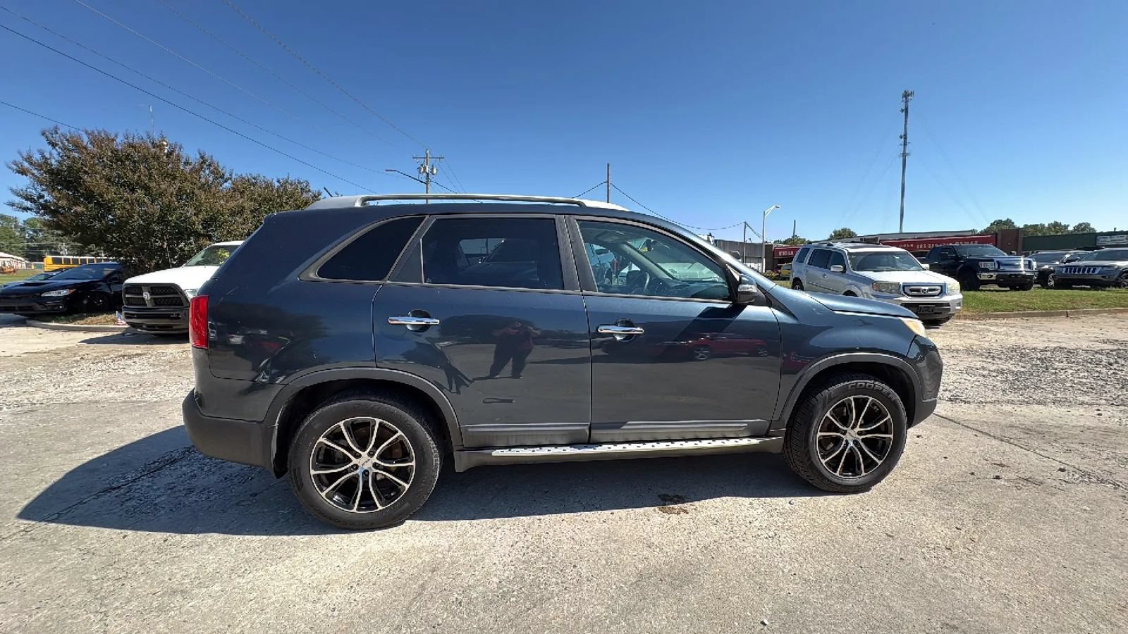 Used 2011 Kia Sorento LX w/ Convenience Pkg FWD image 6