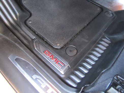 Used 2023 GMC Sierra 1500 AT4 w/ Technology Package image 15