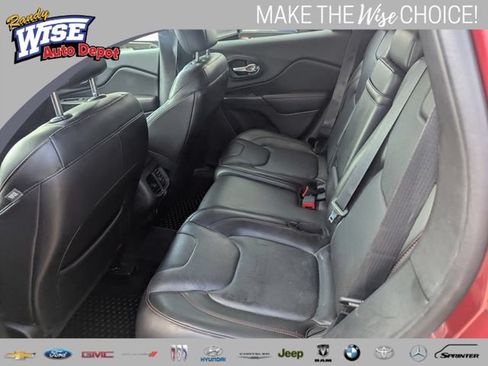 Used 2015 Jeep Cherokee Trailhawk w/ Comfort/Convenience Group AWD/4WD image 17