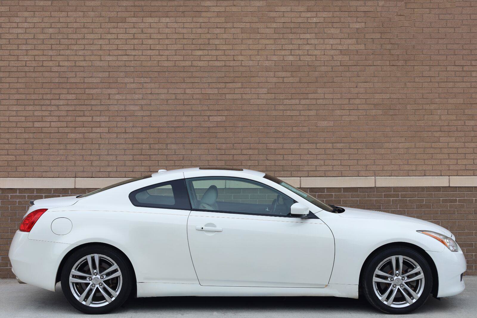 Used 2009 INFINITI G37 Journey w/ Premium Pkg RWD image 3