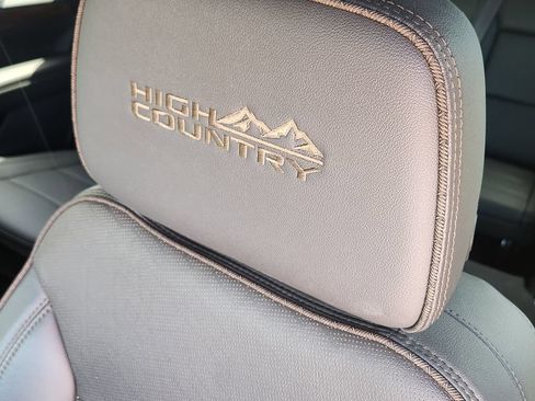 Used 2024 Chevrolet Tahoe High Country AWD/4WD image 13