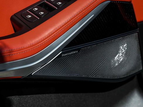 Used 2025 BMW X5 M Competition w/ Executive Package image 47