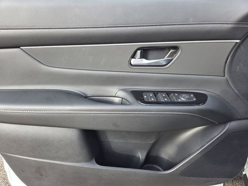 Used 2025 Nissan Murano SV image 12