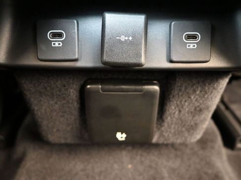 Used 2025 Land Rover Range Rover Sport SV Edition Two image 16