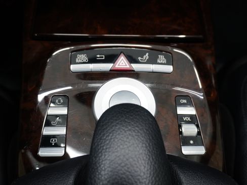 Used 2011 Mercedes-Benz S 550 image 22