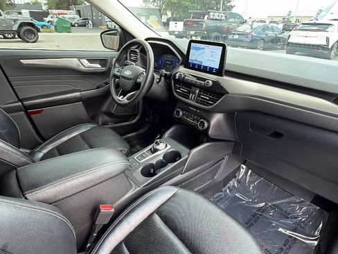 Certified 2022 Ford Escape Titanium FWD image 35