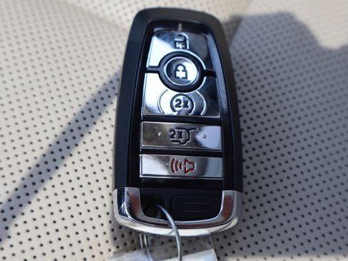 Used 2025 Lincoln Corsair Reserve FWD image 34