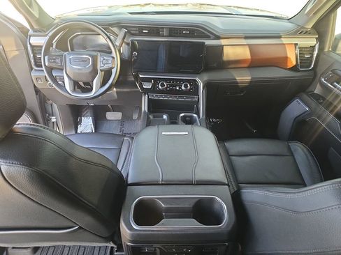 Used 2024 GMC Sierra 2500 Denali w/ Denali Reserve Package image 12