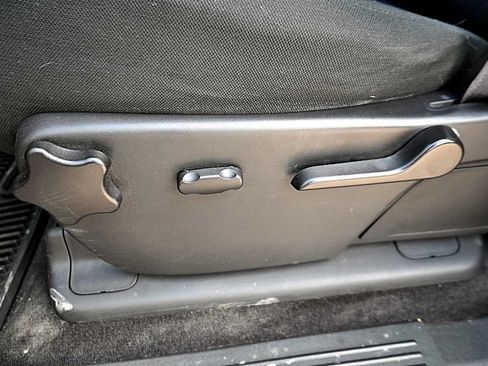 Used 2013 Chevrolet Silverado 1500 LT RWD image 17