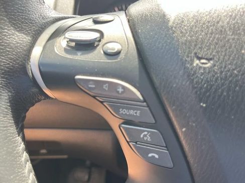 Used 2015 Nissan Pathfinder SV FWD image 30