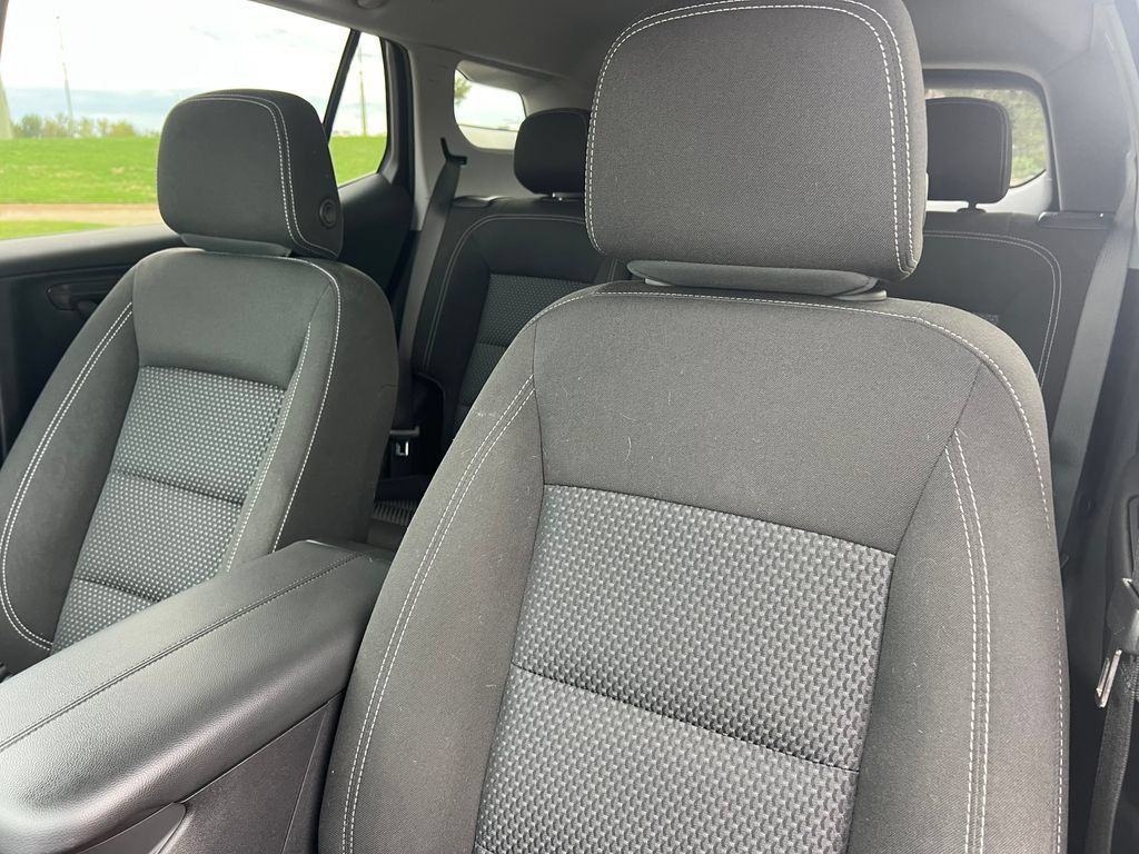Used 2023 GMC Terrain SLE w/ Driver Convenience Package AWD/4WD image 13