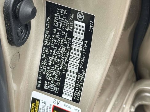 Used 2011 Toyota Avalon FWD image 11