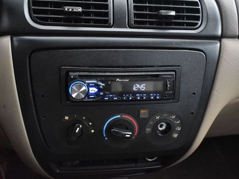 Used 2002 Ford Taurus SES FWD image 12