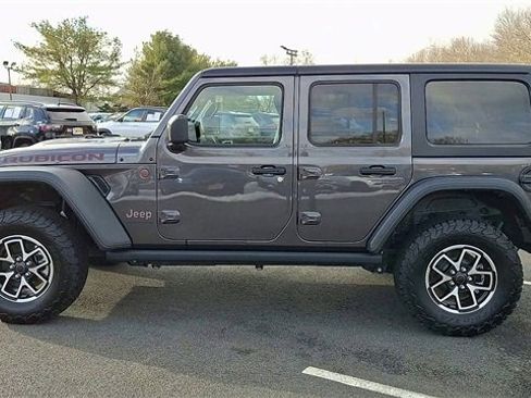 Used 2025 Jeep Wrangler Unlimited Rubicon w/ Technology Group image 5