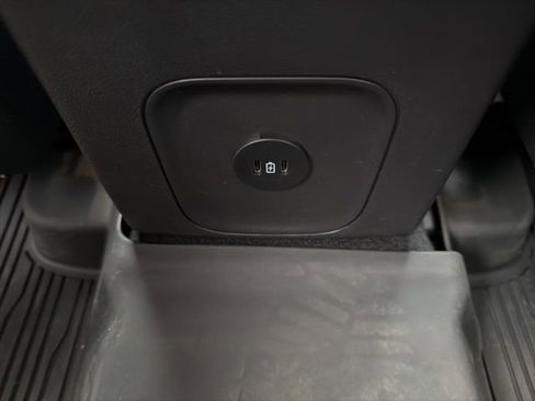 Used 2023 Ford Escape SE w/ Class II Trailer Tow Package image 18