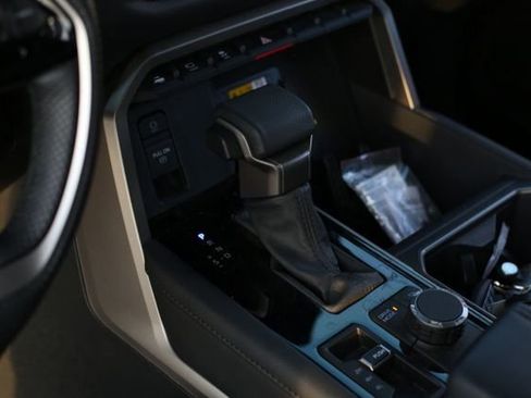 Used 2024 Toyota Tundra Limited image 15