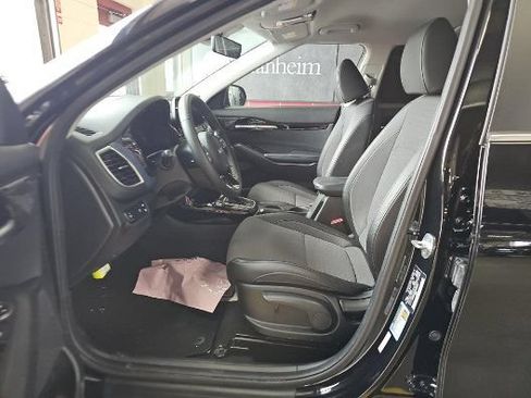 Used 2023 Kia Seltos S w/ Navigation Package AWD/4WD image 2