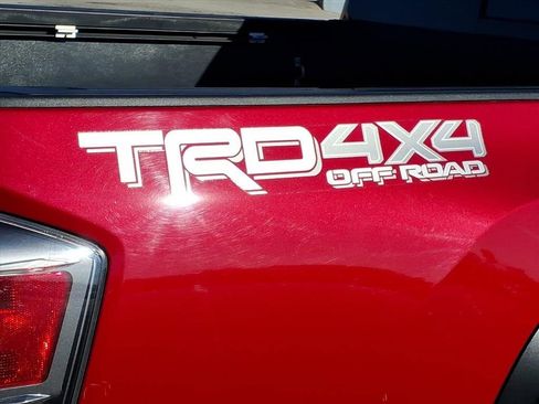 Used 2022 Toyota Tacoma SR image 9