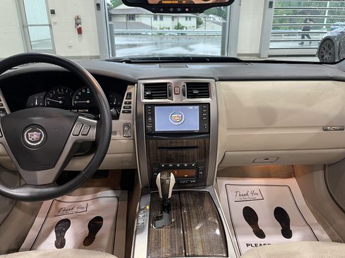 Used 2006 Cadillac XLR V RWD image 13