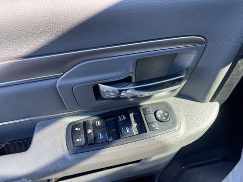 Used 2018 RAM 2500 SLT image 13