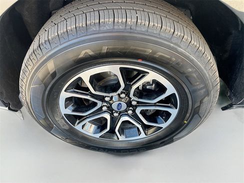 Used 2022 Ford Expedition Max XLT image 33