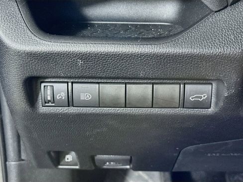 Used 2022 Toyota RAV4 XSE AWD/4WD image 19