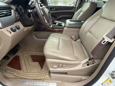 Used 2017 Chevrolet Tahoe LT w/ LT Signature Package image 13
