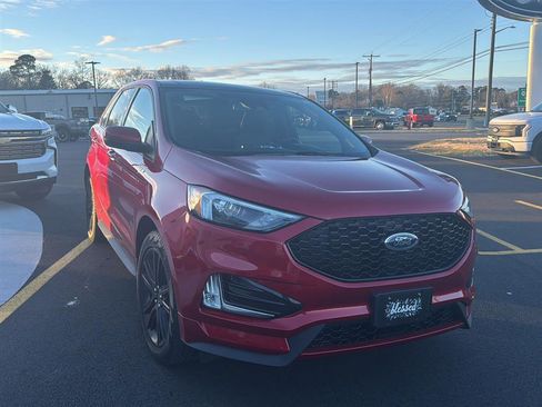 Used 2023 Ford Edge ST-Line w/ Class II Trailer Tow Package image 6