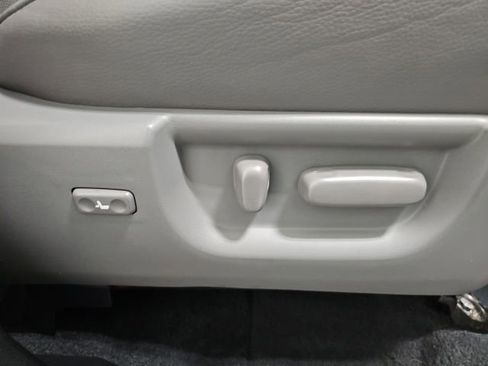 Used 2019 Toyota Sequoia Platinum AWD/4WD image 45
