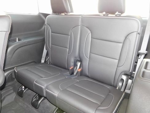 Used 2023 GMC Acadia Denali w/ Denali Ultimate Package image 35