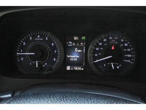 Used 2019 Toyota Sienna XLE w/ XLE Navigation Package FWD image 18