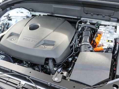 New 2026 Volvo XC60 T8 Ultra w/ Protection Package Premier image 14