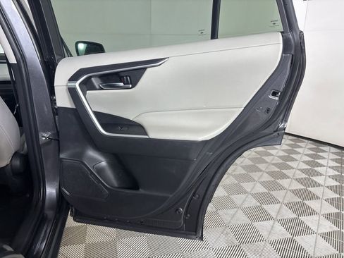 Used 2022 Toyota RAV4 XLE FWD image 22