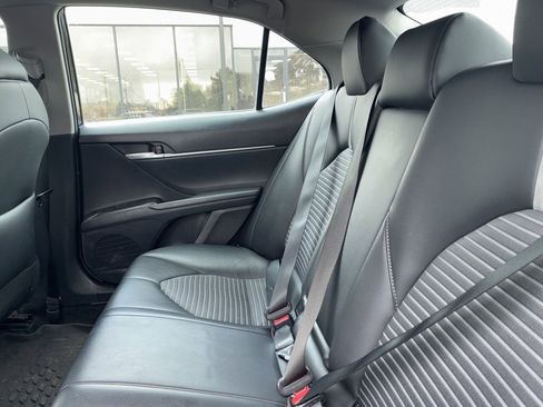 Used 2023 Toyota Camry SE image 7