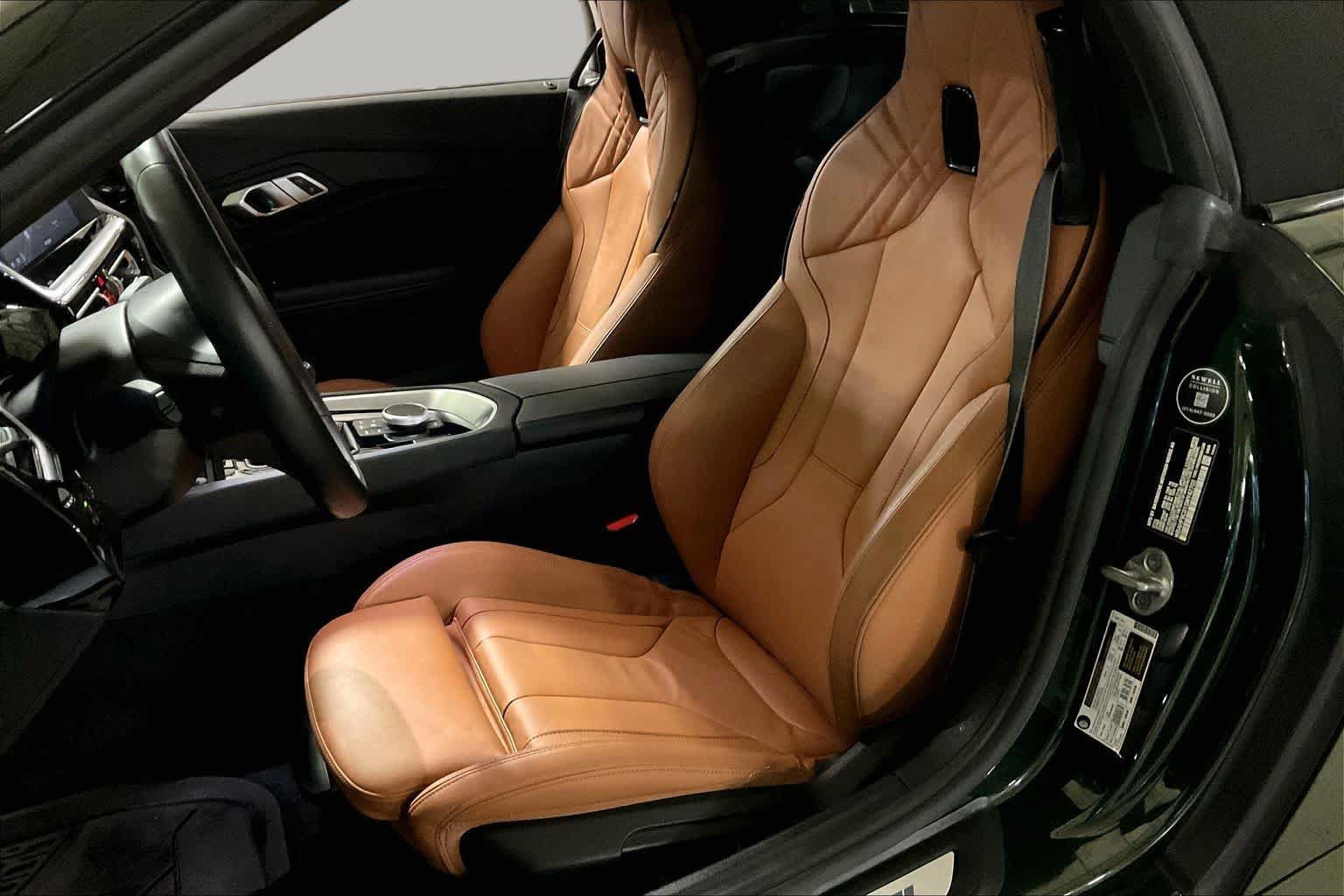 Used 2025 BMW Z4 M40i w/ Edition RWD image 7