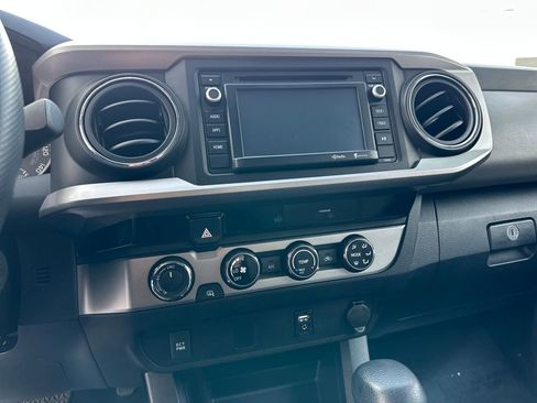 Used 2016 Toyota Tacoma SR5 w/ SR5 Appearance Package (SN) image 22