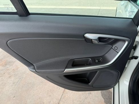 Used 2015 Volvo S60 T5 FWD image 26
