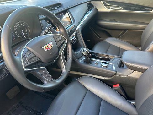 Used 2025 Cadillac XT5 Premium Luxury image 10