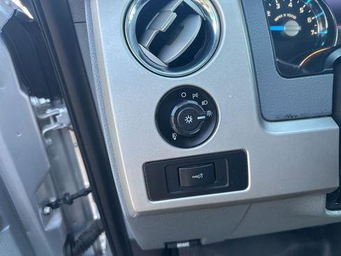 Used 2013 Ford F150 Lariat image 13