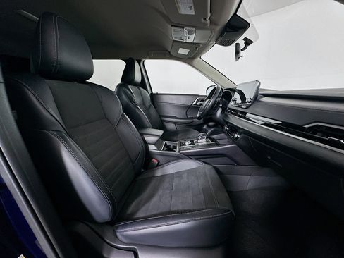 Used 2024 Mitsubishi Outlander SE image 32