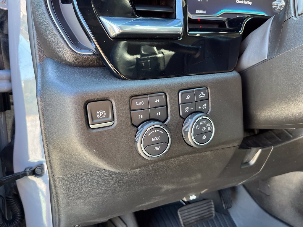 Used 2024 Chevrolet Silverado 1500 RST AWD/4WD image 7