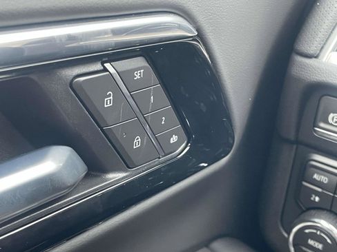 New 2025 Chevrolet Suburban High Country image 6