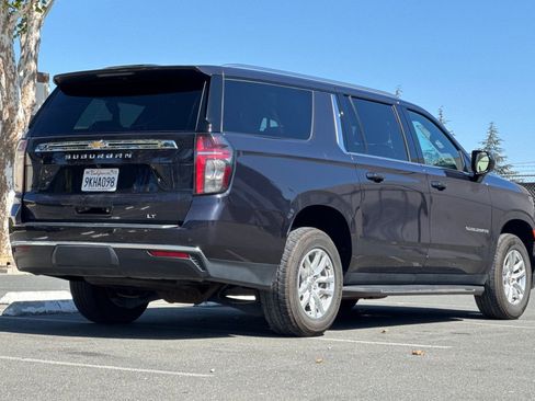 Used 2024 Chevrolet Suburban LT image 4