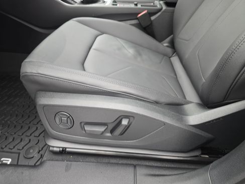 New 2025 Audi Q3 2.0T Premium image 27