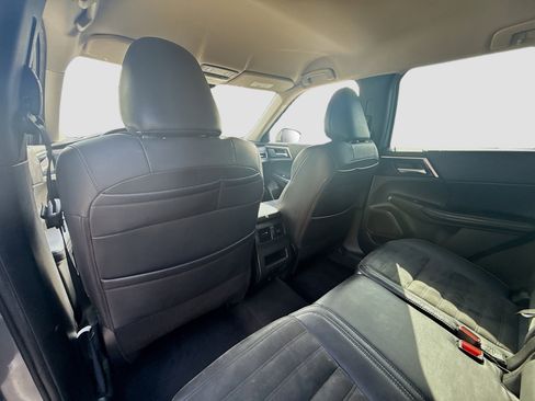 Used 2022 Mitsubishi Outlander SEL Black Edition FWD image 25