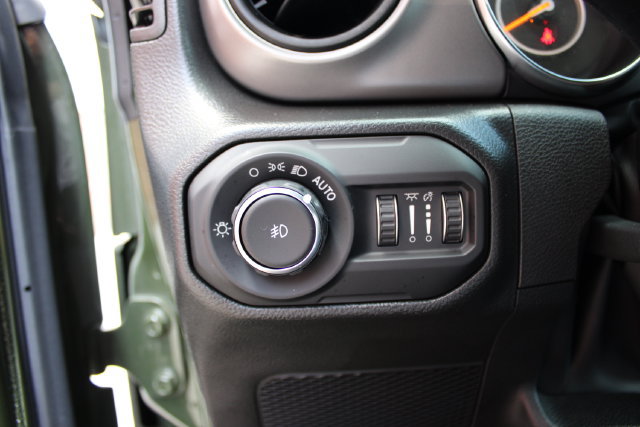 Used 2022 Jeep Wrangler Unlimited Sport AWD/4WD image 17