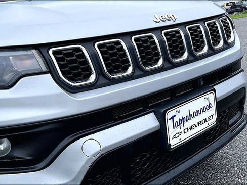 Used 2024 Jeep Compass Latitude AWD/4WD image 30