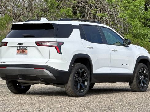 New 2026 Chevrolet Equinox LT w/ Convenience Package II image 4